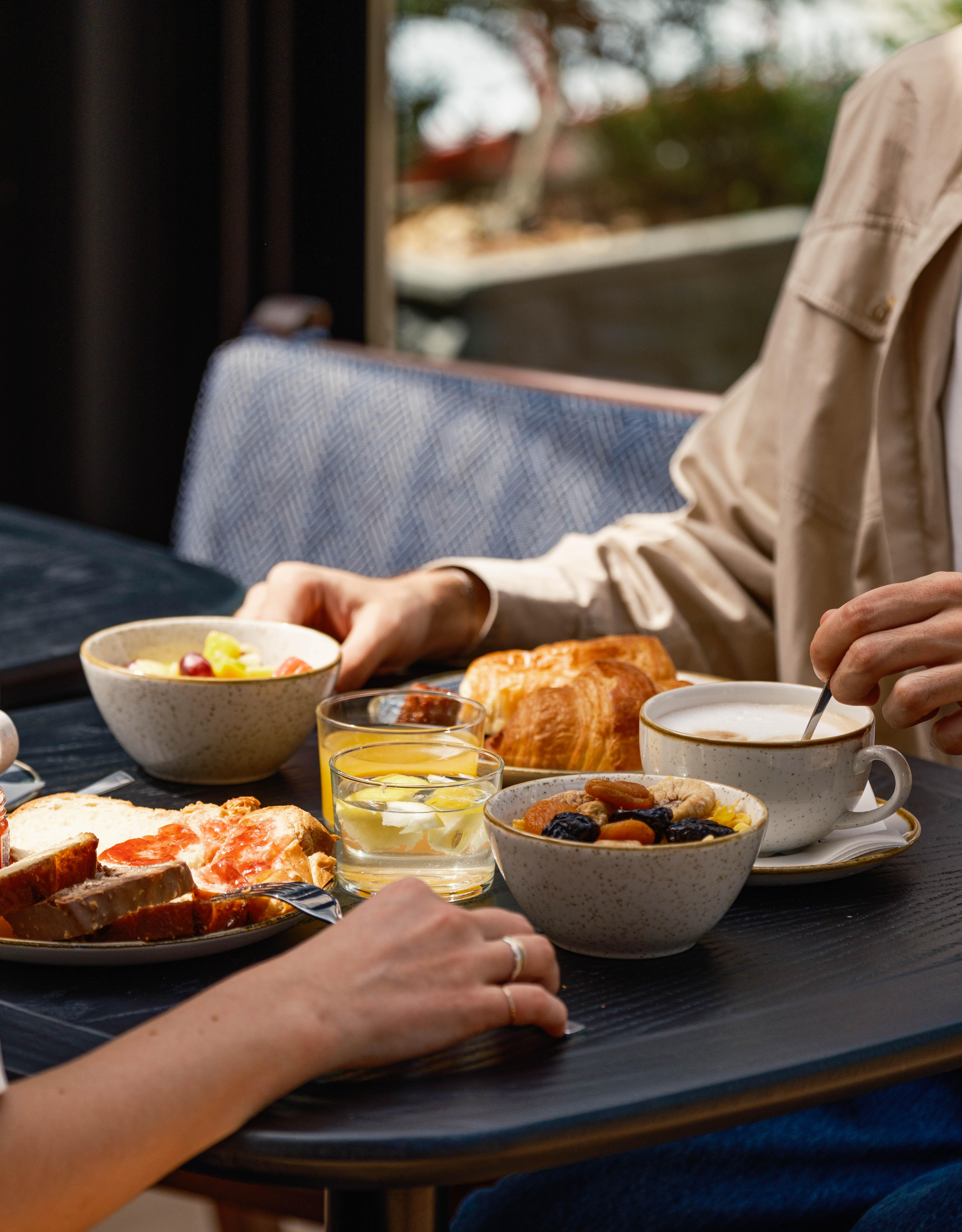 PETIT DÉJEUNER GOURMAND